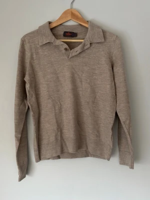 Morris merinoullströja  - Beige Morris merinoullströja med krage | Storlek L passar XS | Grymt skick! 