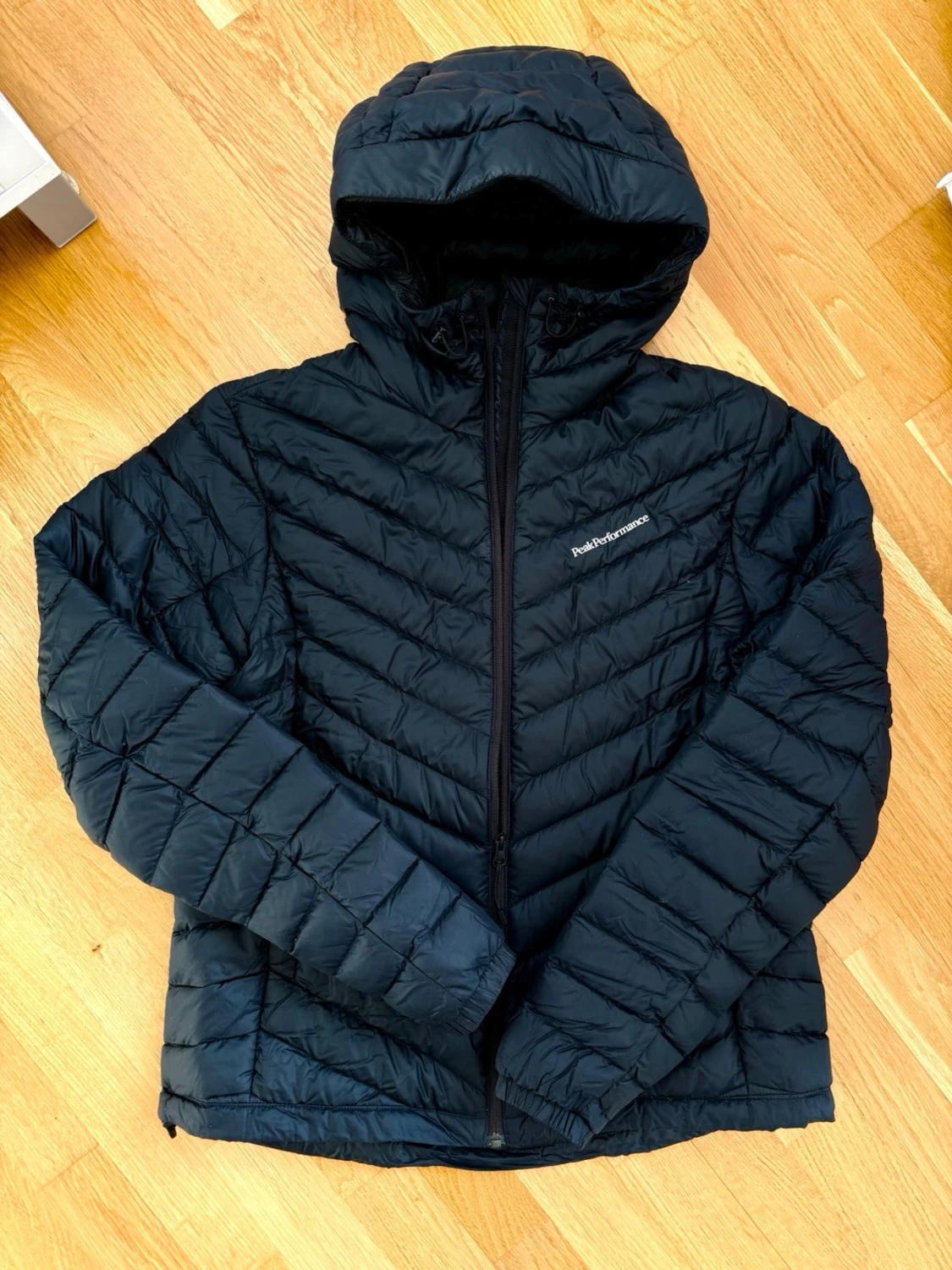 Peak Performance Frost Svart dunjacka i mycket fint skick - 1