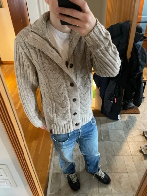 Stickad Cardigan - Riktigt fet fodrad archive cardigan | Storlek S | Skriv vid funderingar och skicka gärna bud!