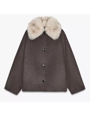 Kappa - Kappa från Zara använd max 5 gånger. (Nypris 1300kr) Är även öppen för byten mot andra kappor!🤍