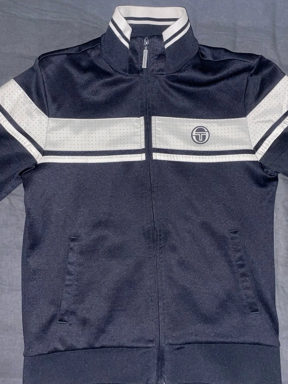 Mörkblå tröja från Sergio Tacchini