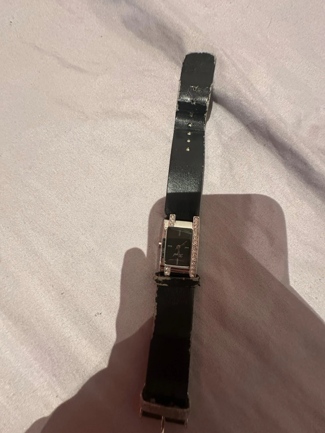 Svart klocka med stenar från Regal - 4