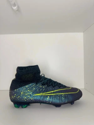 Mercurial superfly 4 - Väldigt bra skick för en sån gammal sko.  lägg bud ifall ni är intresserade
