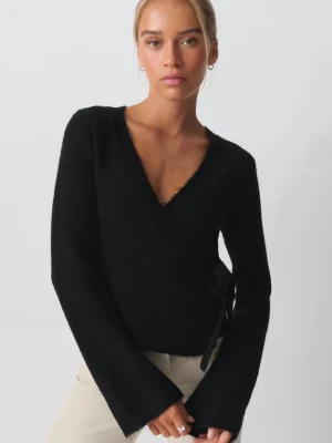 Svart omlottkofta från Gina Tricot - Mycket bra skick 