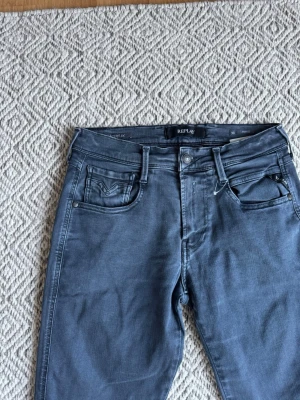 Replay Anbass jeans - Replay jeans - Modell: Anbass - Storlek: W30/L32 - skick: 9/10 - Nypris runt 2000kr 