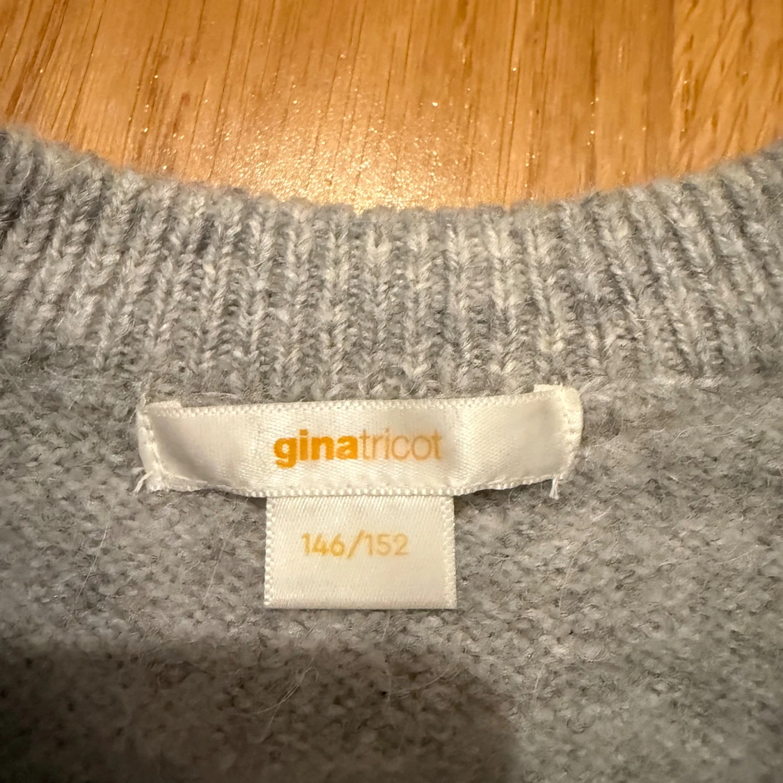 Grå stickad kortärmad tröja Gina Tricot - 2