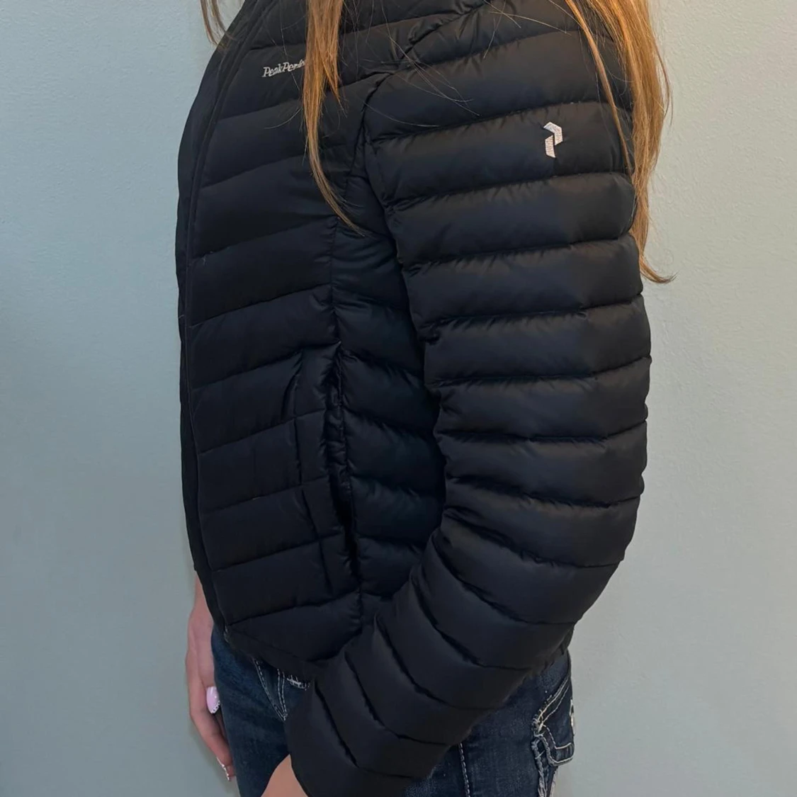 Svart dunjacka Peak Performance  - 1