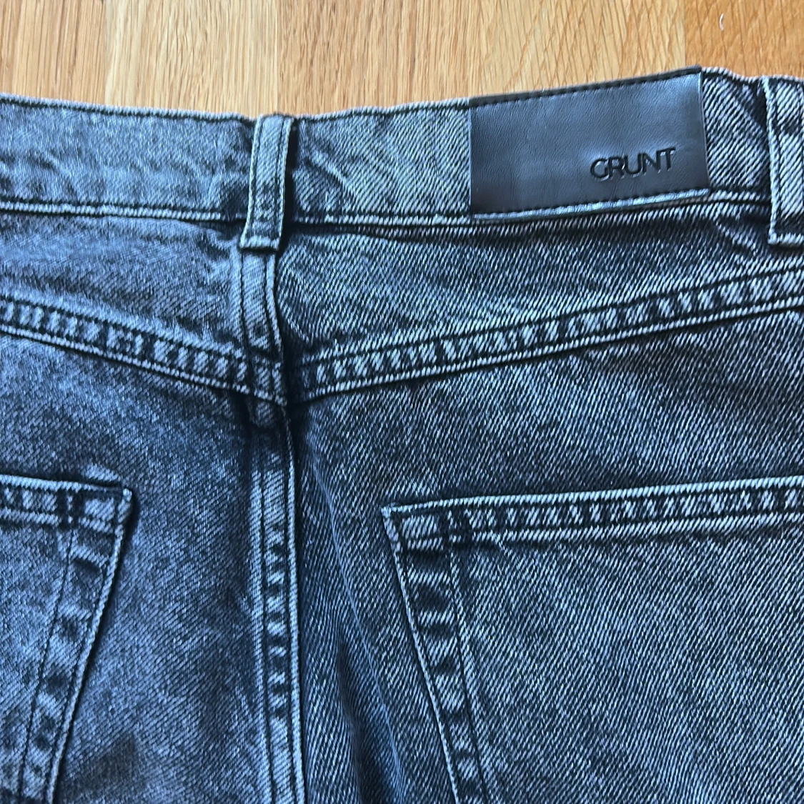 Grå raka jeans från Grunt, stl 27 - 3