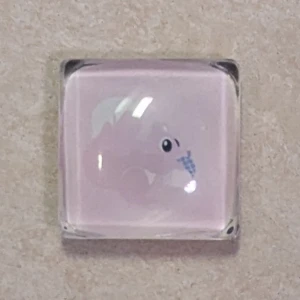 Magnet med djurmotiv  - En jätte fin magnet med ett djurmotiv. Magneten verkar vara i gott skick utan synligt slitage. Kan användas som kylskåpsmagnet eller som dekoration 