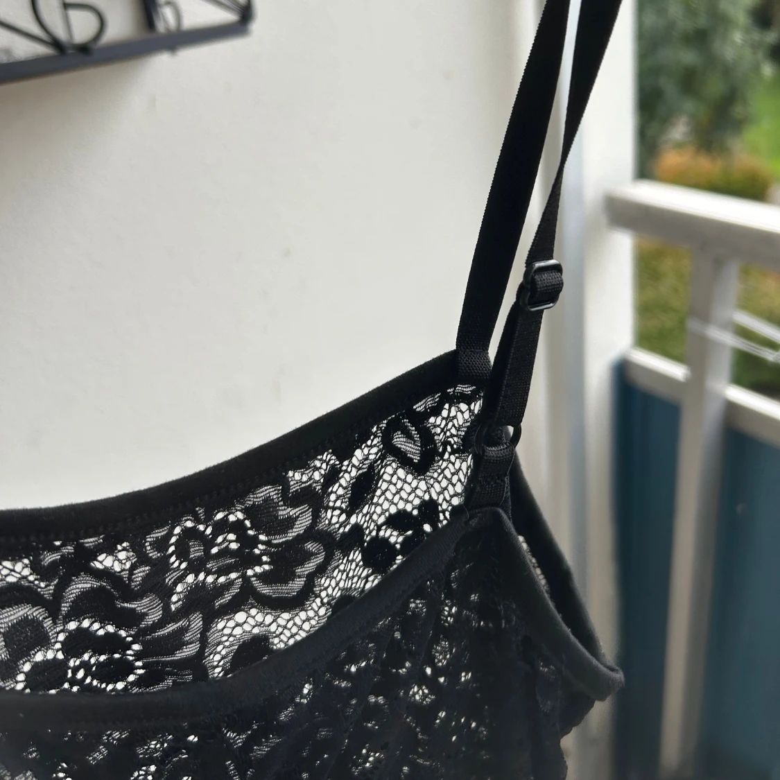 Svart lång spetsklänning  - 3