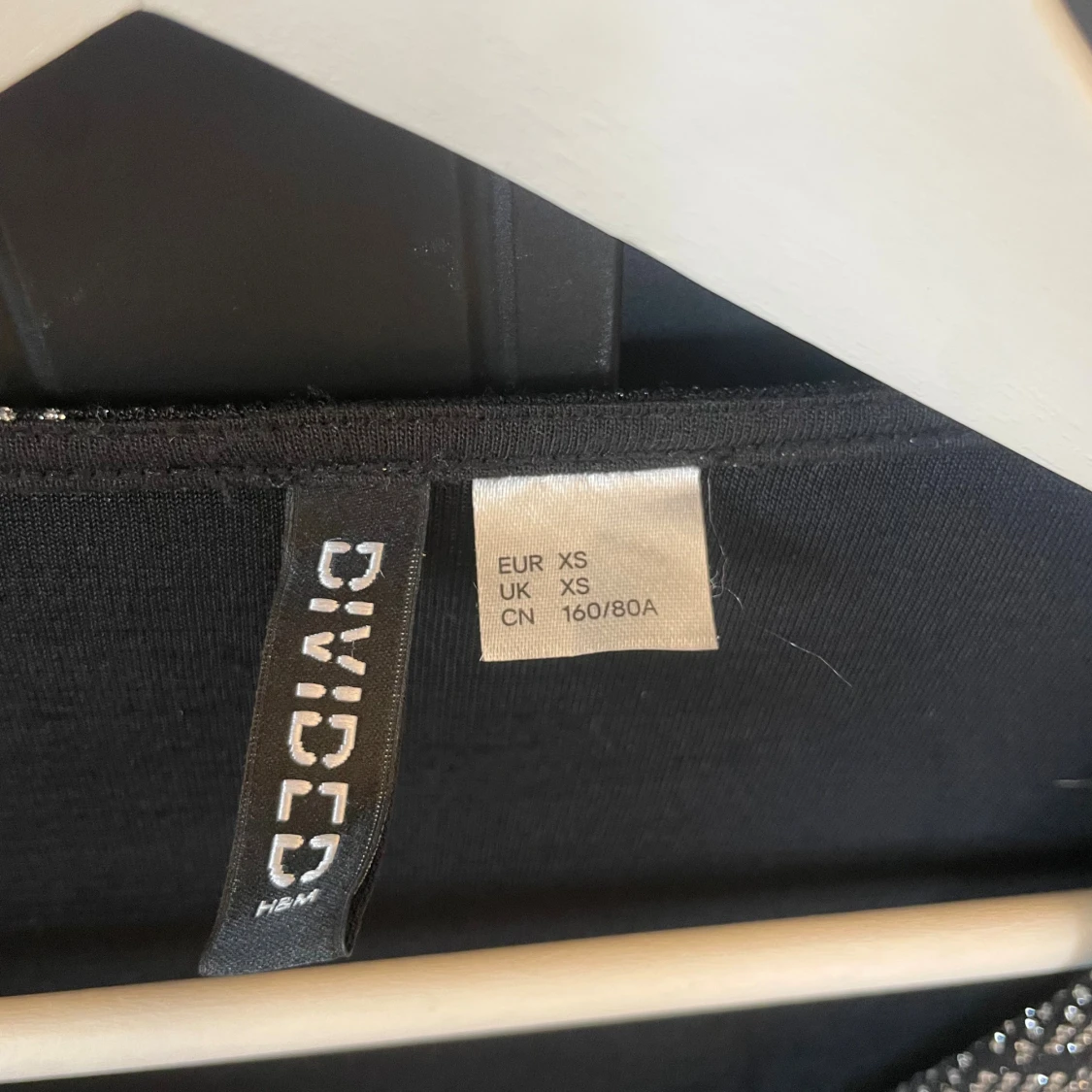 Glittrig croppad topp från H&M Divided - 1