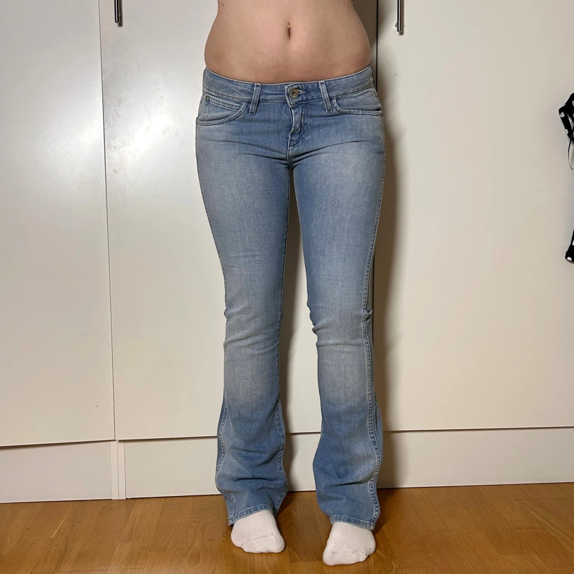 Lågmidjade bootcut jeans wrangler superlow 2000s vintage 