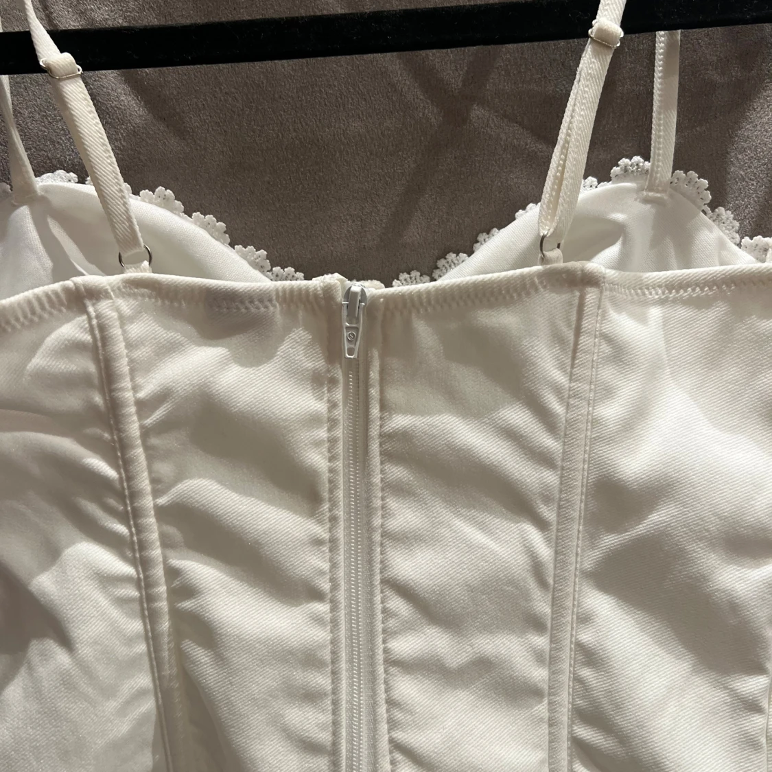 Vit korsett topp med spets - 1