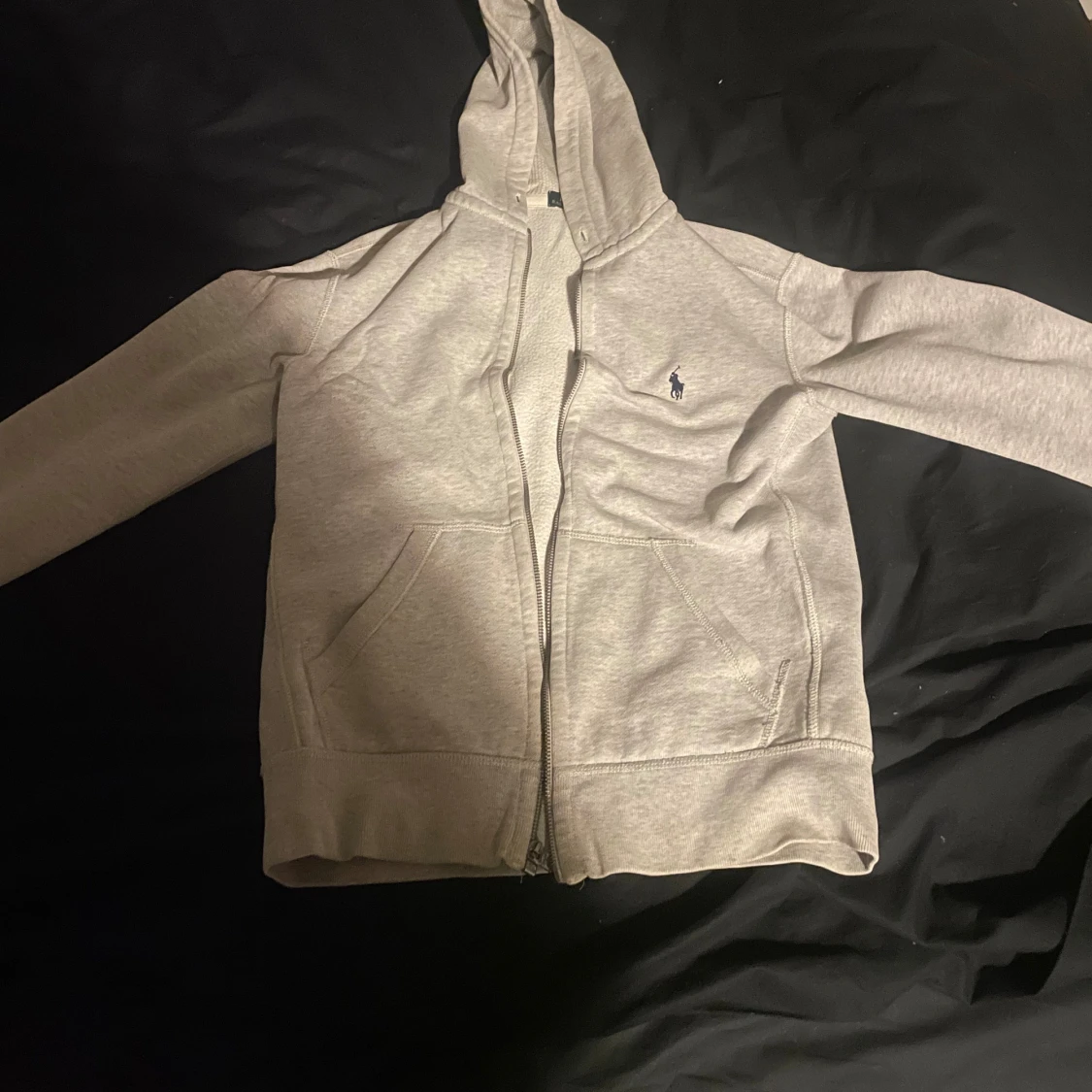Grå hoodie från Polo Ralph Lauren - 2
