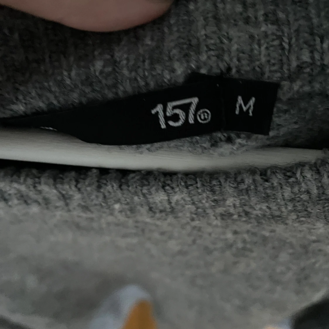 Grå stickad tröja från 157 - 1