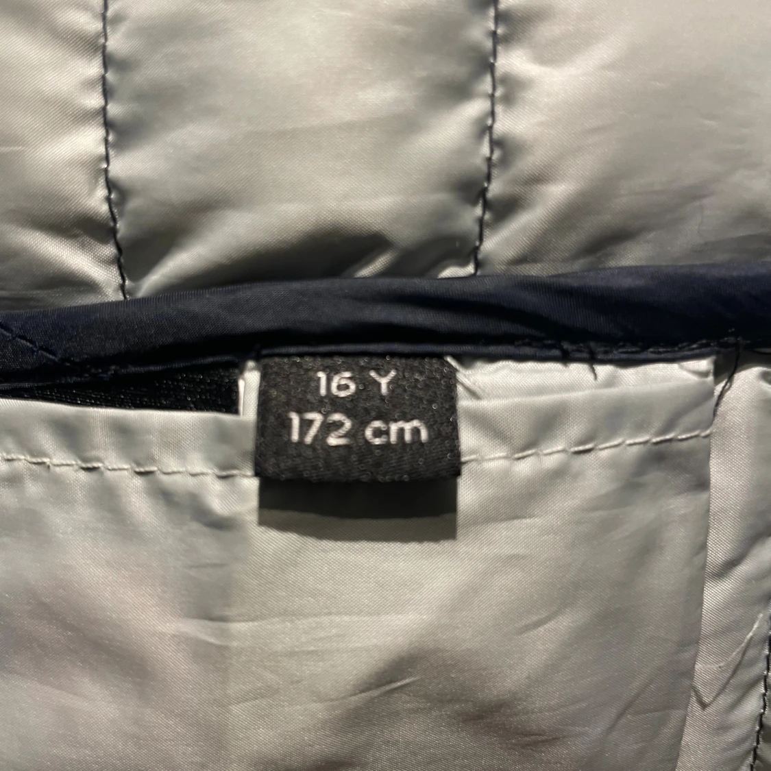 Mörkblå dunväst från Colmar - 2