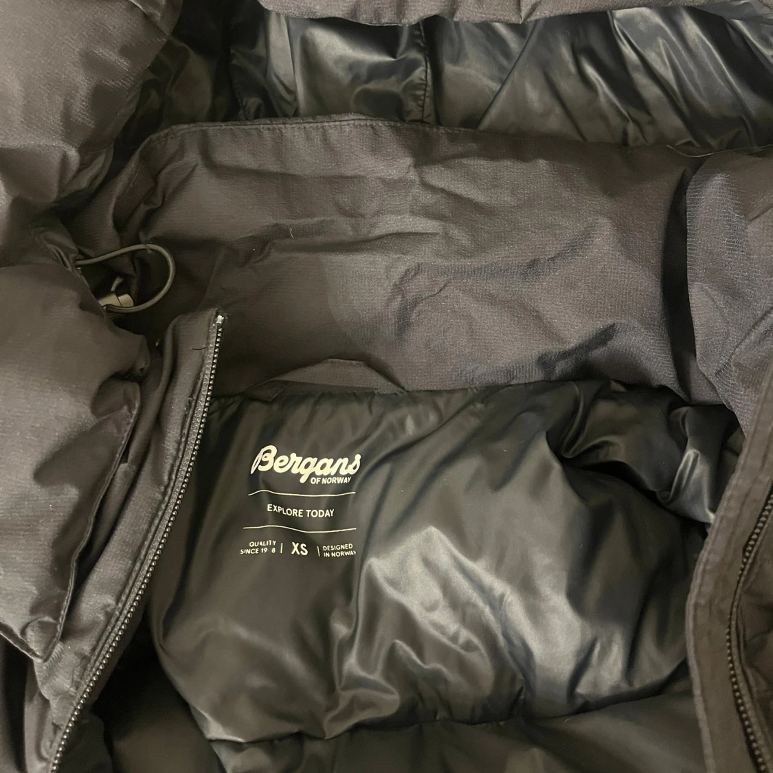 Svart pufferjacka från Bergans XS - 1