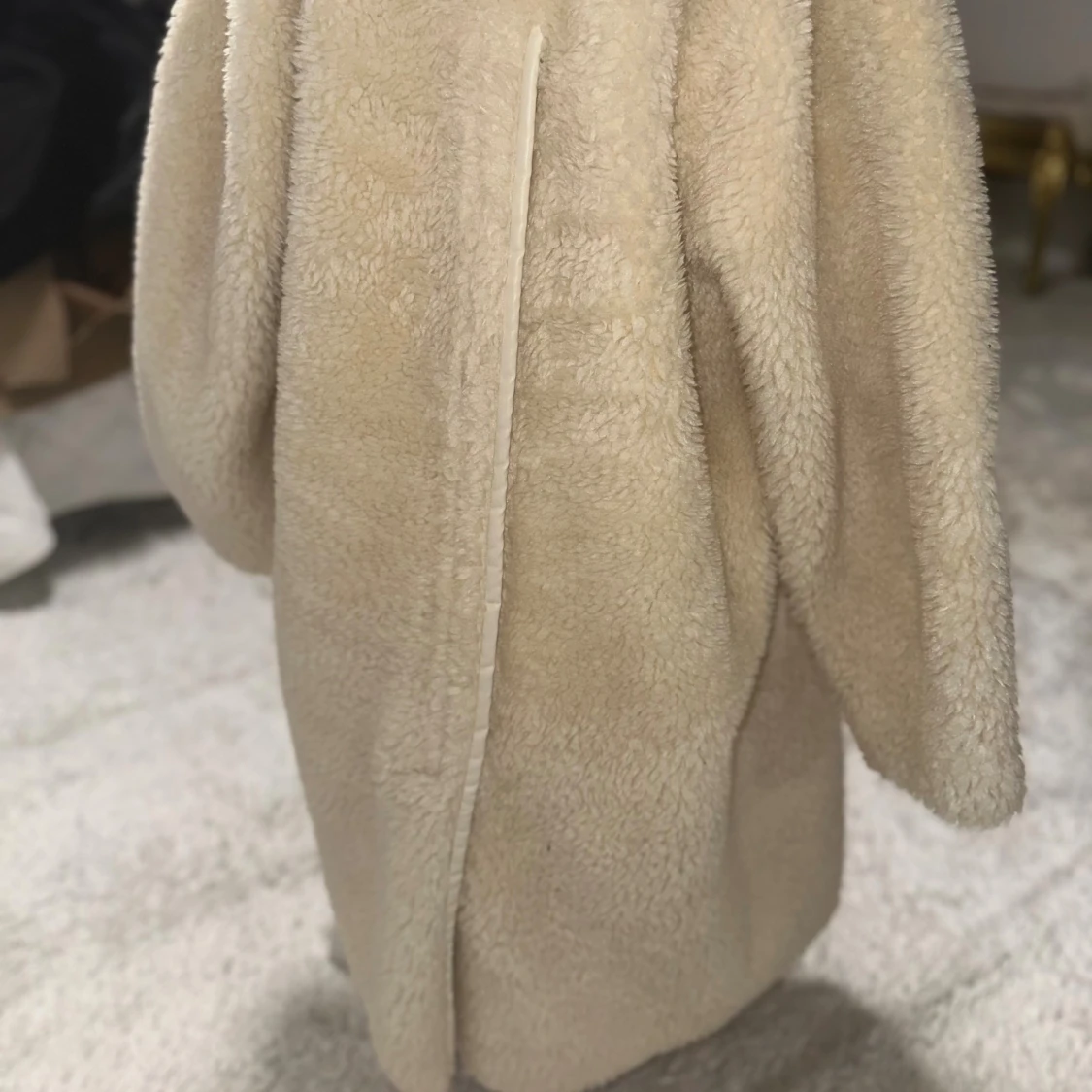 Beige teddyjacka med stora slag - 2