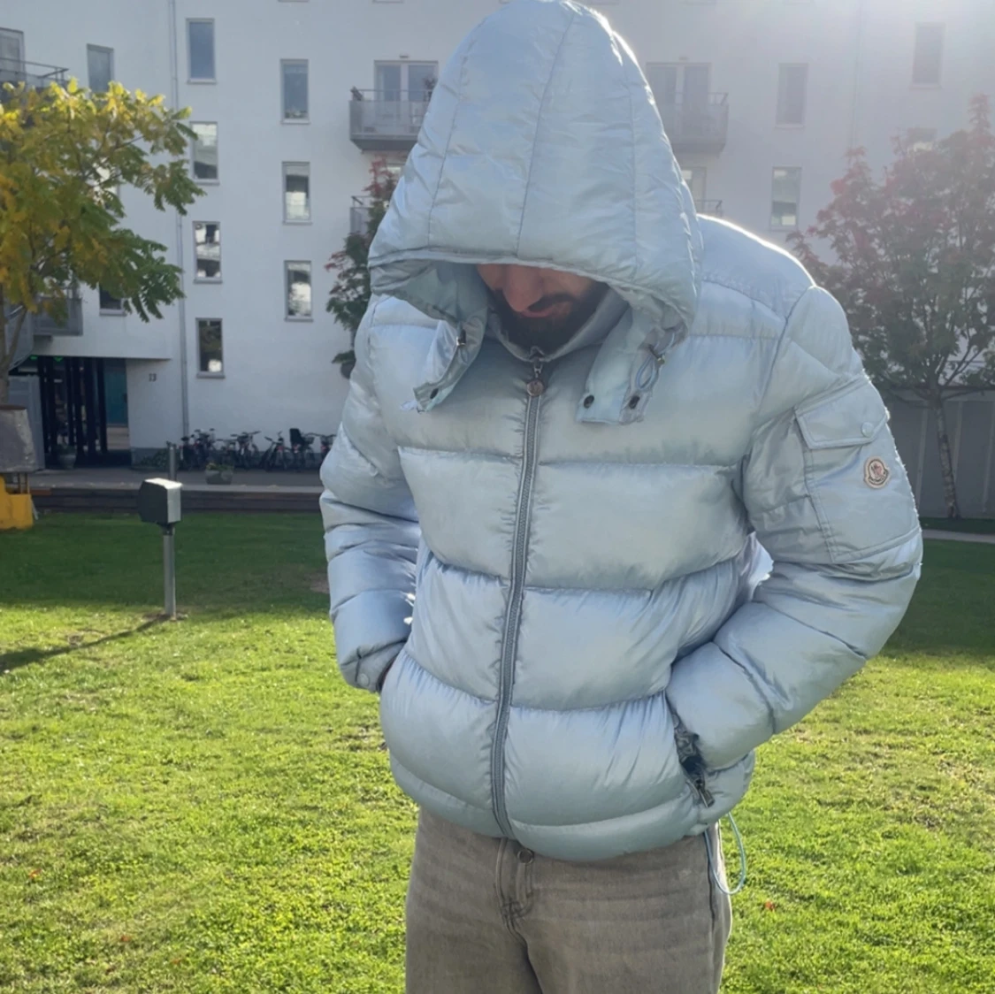 Ljusblå Moncler pufferjacka med huva - 1