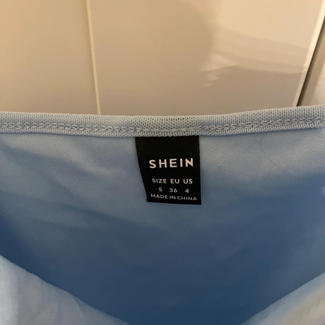 Ljusblå volangtop från SHEIN - 1