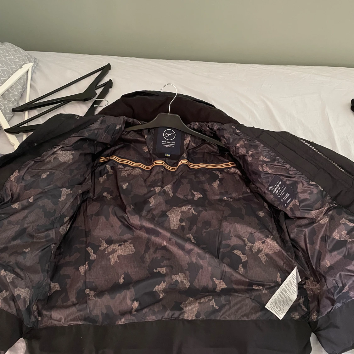 Svart pufferjacka från Five Seasons - 2