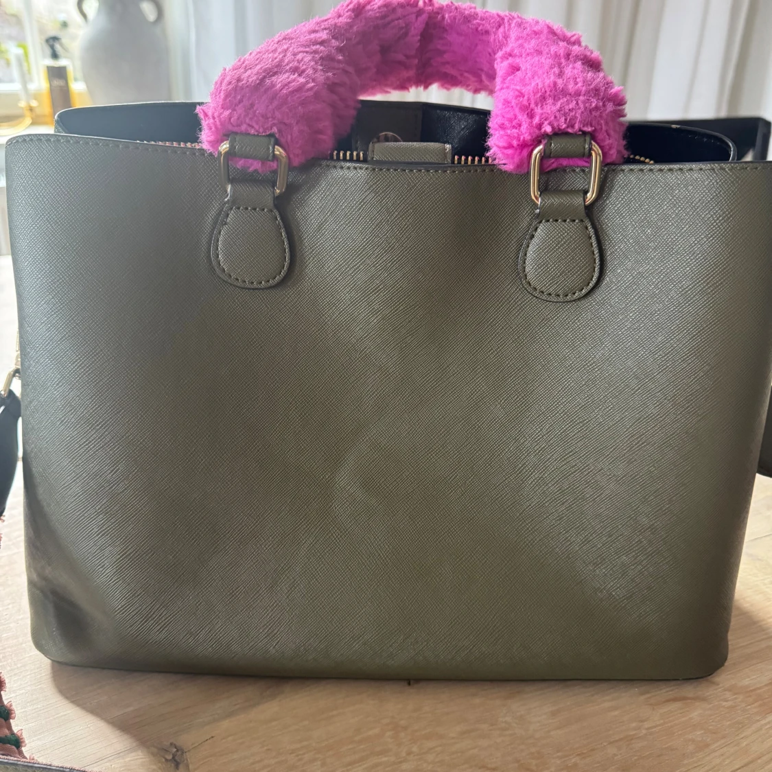 Grön handväska från Essentiel Antwerp - 1