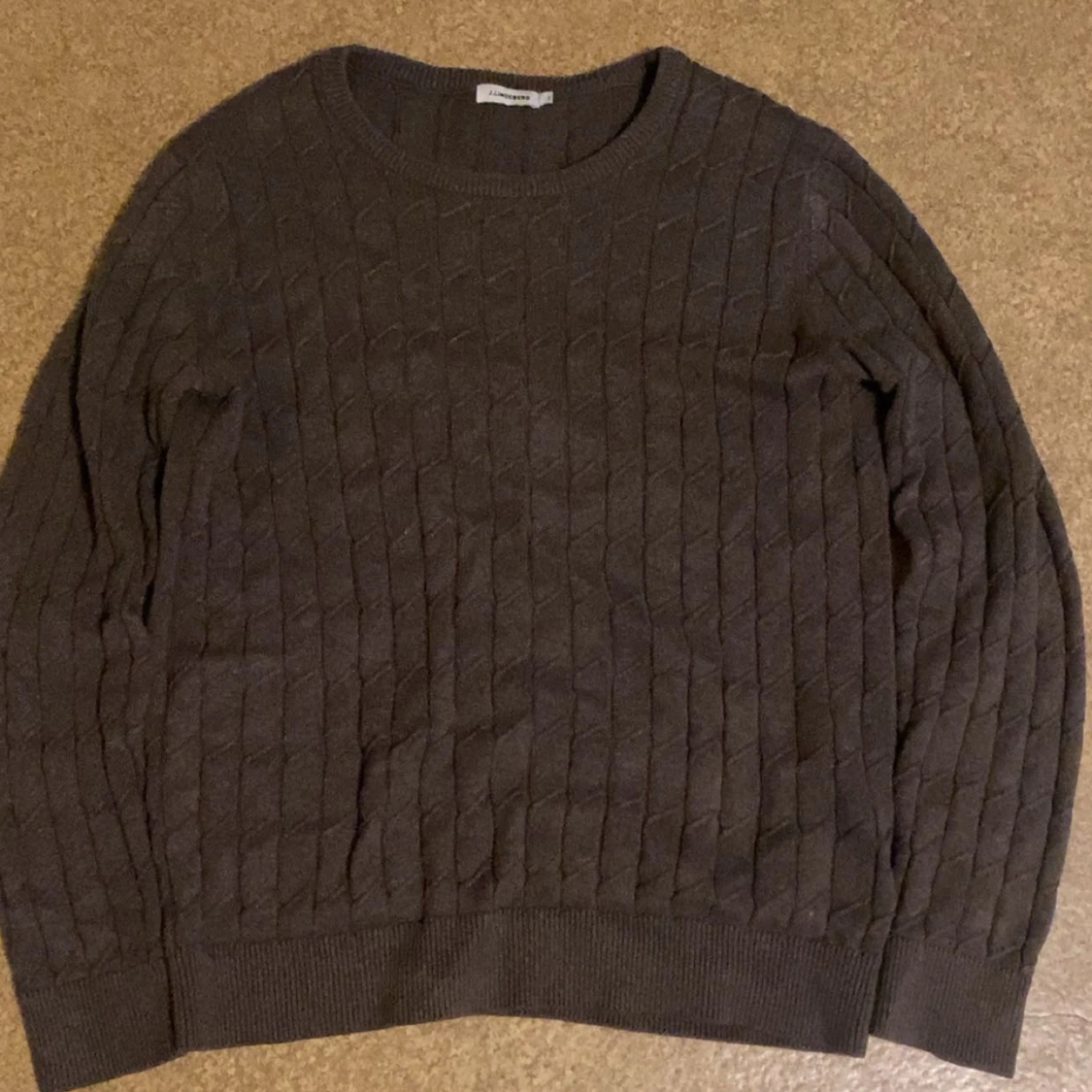 Mörkbrun stickad tröja J.Lindeberg