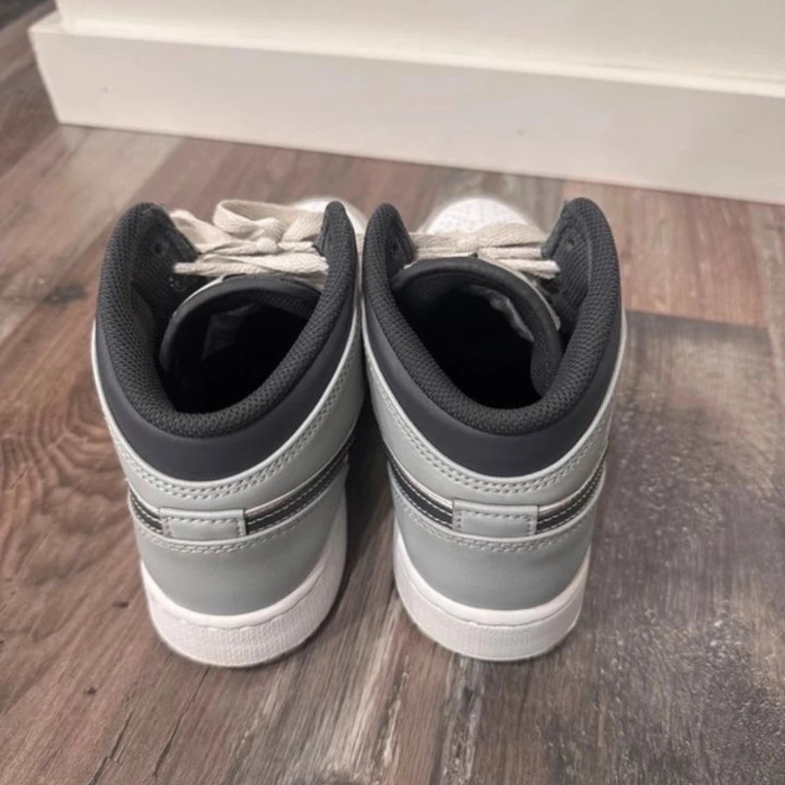 Nike Air Jordan 1 Mid Grå/Vit - 3