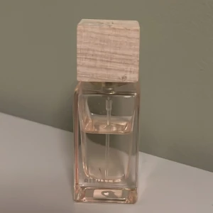 Rituals parfym - Parfym från rituals i den rosa serien, blommig och söt med lite kryddigt, lite mer än hälften kvar🎀