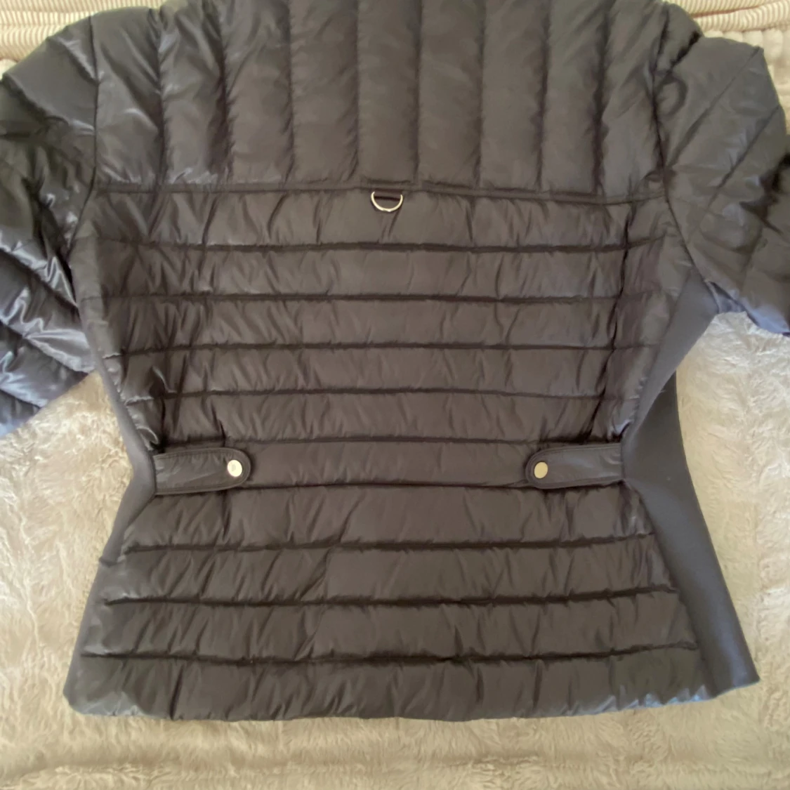 Svart quiltad pufferjacka från Zara - 3