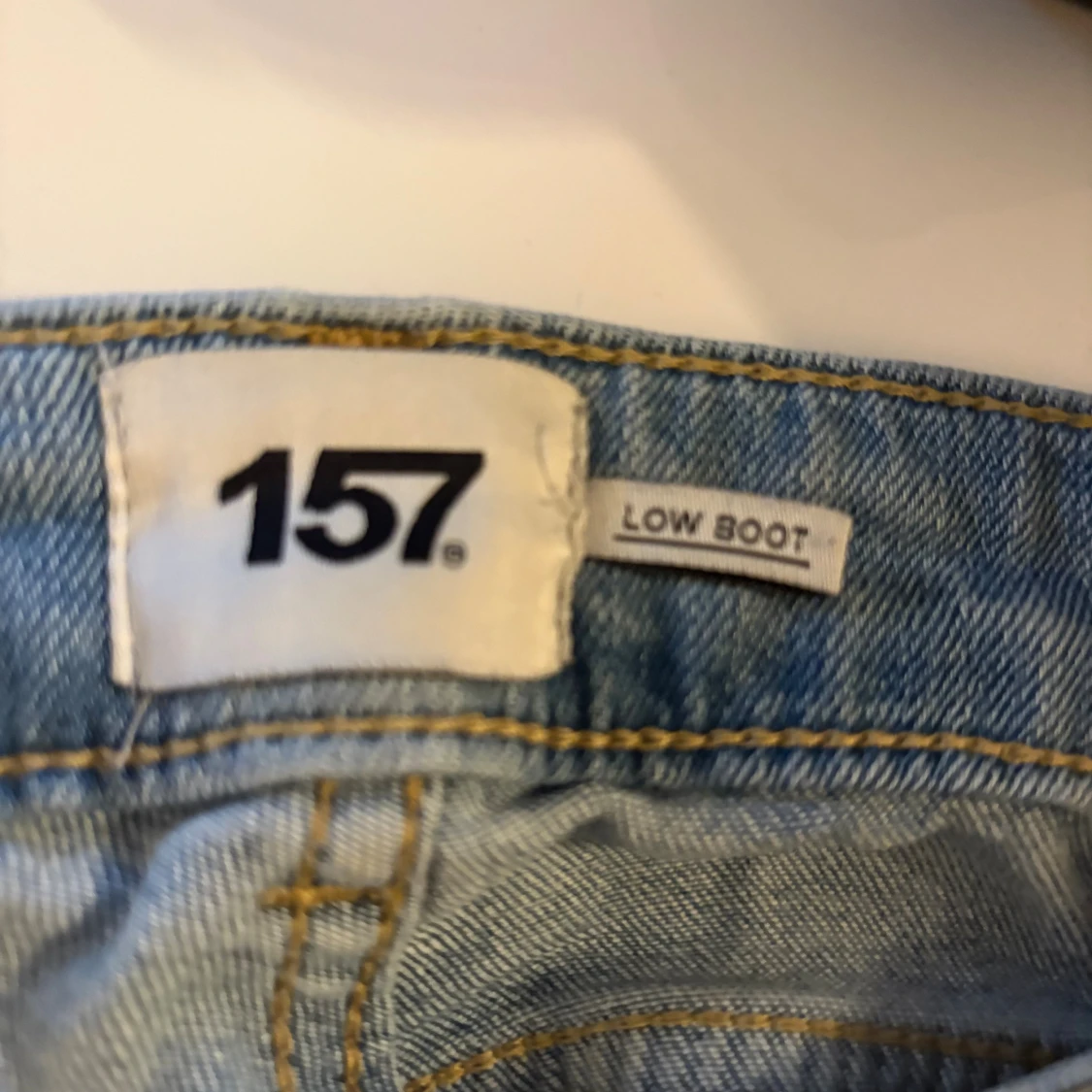 Bootcut jeans i ljusblå denim från 157 - 1