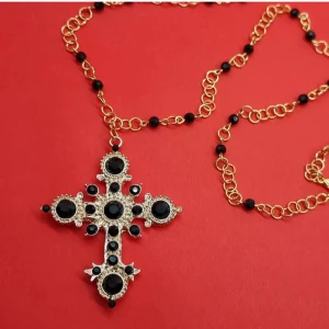 Handgjort halsband  - Material-kedja-metal zinklegeringar och kristall. Nickel fri. Längd: 56cm(28cm.)+5cm. ➕️Hängsmycke-6cm