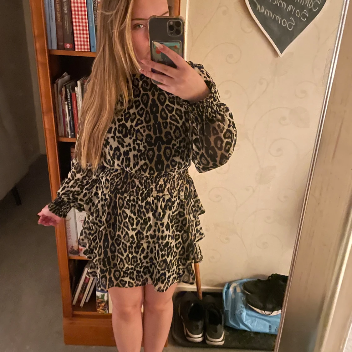 Leopardmönstrad volangklänning - 2