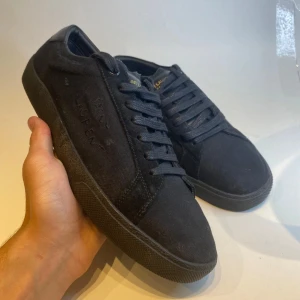 Saint Laurent skor - | Saint Laurent Skor | Storlek 42 | Skick 9/10 | Inget OG | Nypris 6k+ Mitt pris endast 2399kr