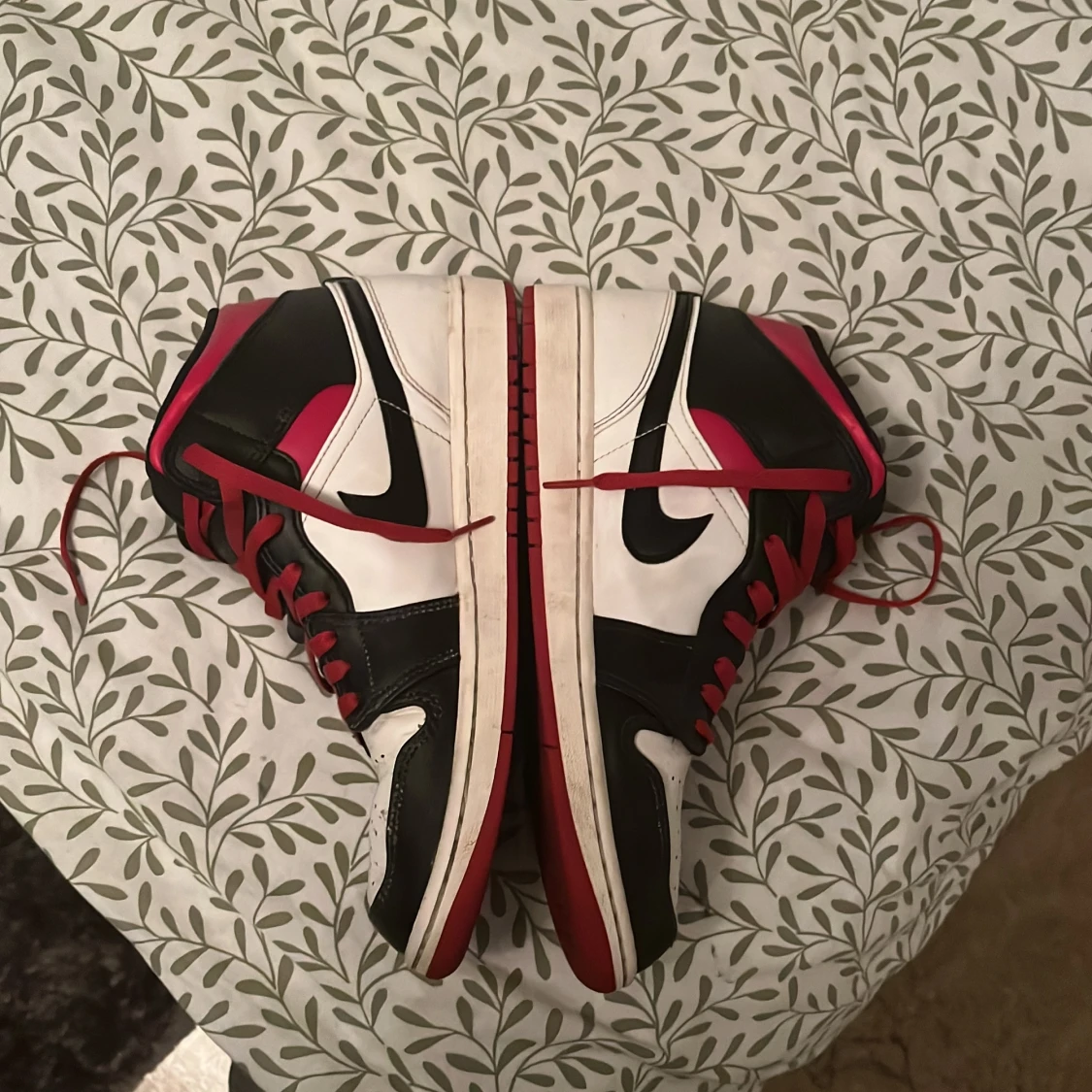 Nike Air Jordan 1 High svart/vit/röd - 2