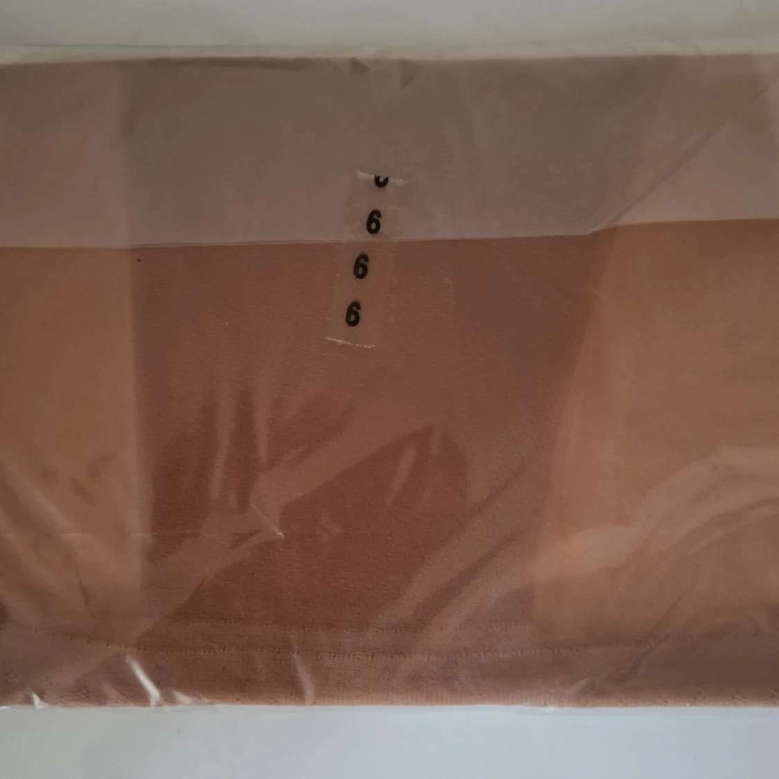 Hudfärgade nylonstrumpor Saab 99Raziella - 1