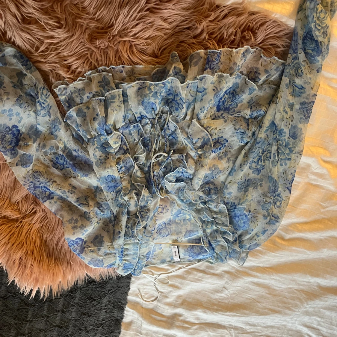 Blommig volangklänning från MNG - 1