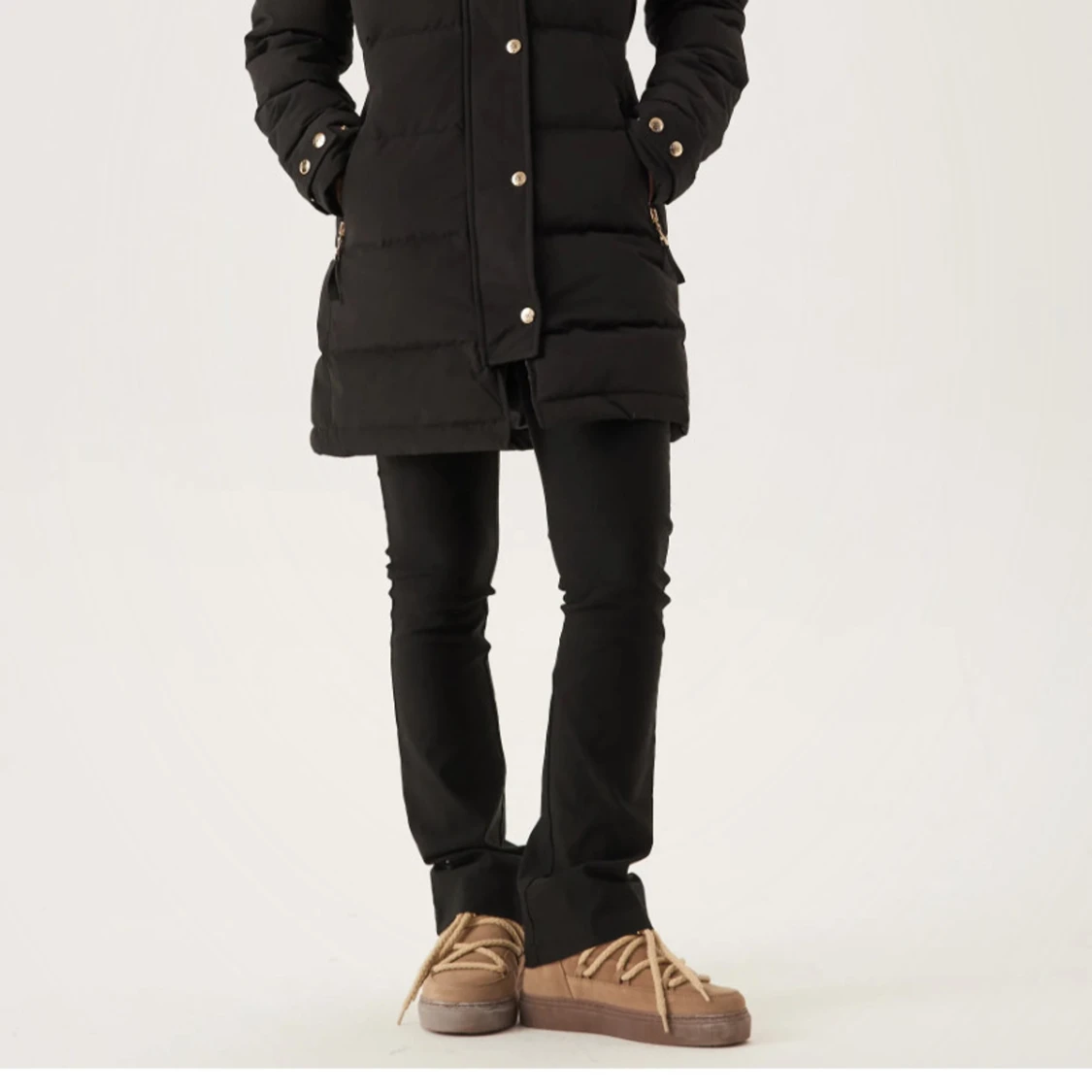 Svart lång dunjacka från Hollies - 2