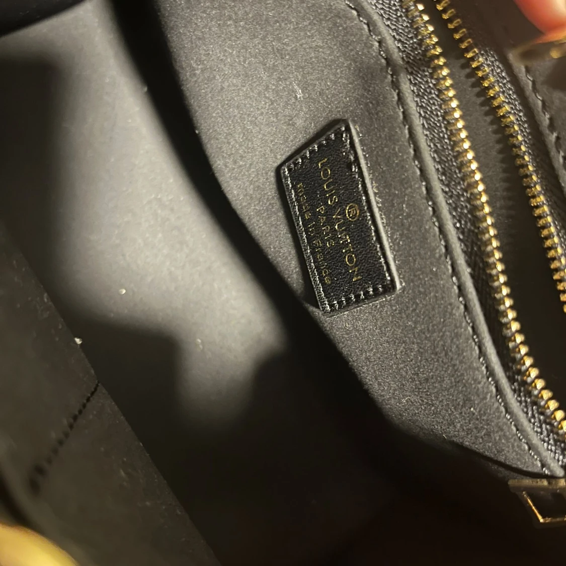 Lv OnTheGo väska- med kvitto  - 2