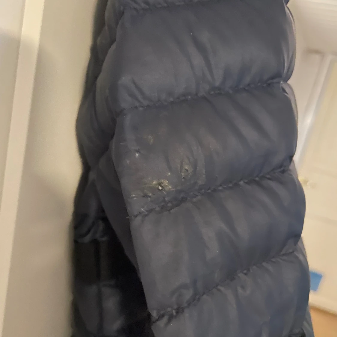 Mörkblå pufferjacka från Colmar - 4
