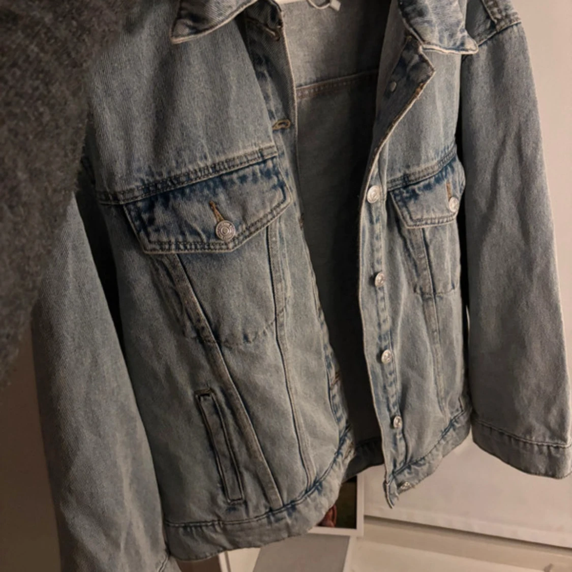 Oversized ljusblå jeansjacka - 2