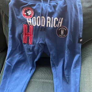 Hoodrich byxor  - Ett par väldigt fina hoodrich byxor knappt använda är i princip nya. 