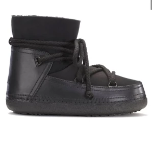 INUIKII Boots - Säljer ett par boots från Inuikii. Perfekta inför vintern. Använda vid fåtal tillfällen. Kan tänka mig gå ner i pris eller byte mot annan modell.