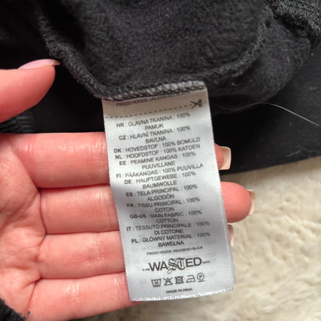 Svart hoodie från Wasted Paris  - 4