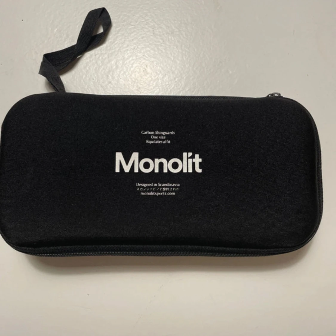 Monolit benskydd i kolfiber - 2