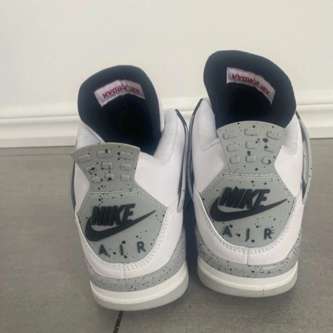 Nike Air Jordan 4 White Cement - 2