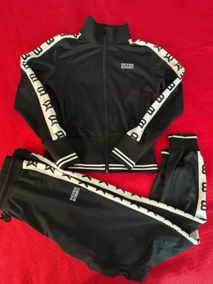 Svarta Better Bodies träningsoverall st.M - Träningsoverall i bra skick, M/ polyester 