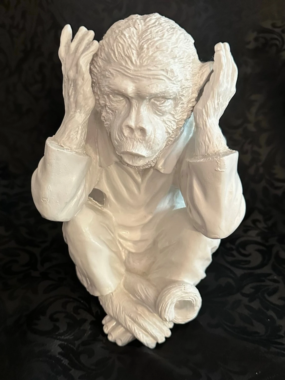 Vit väst på apa från FORM Living