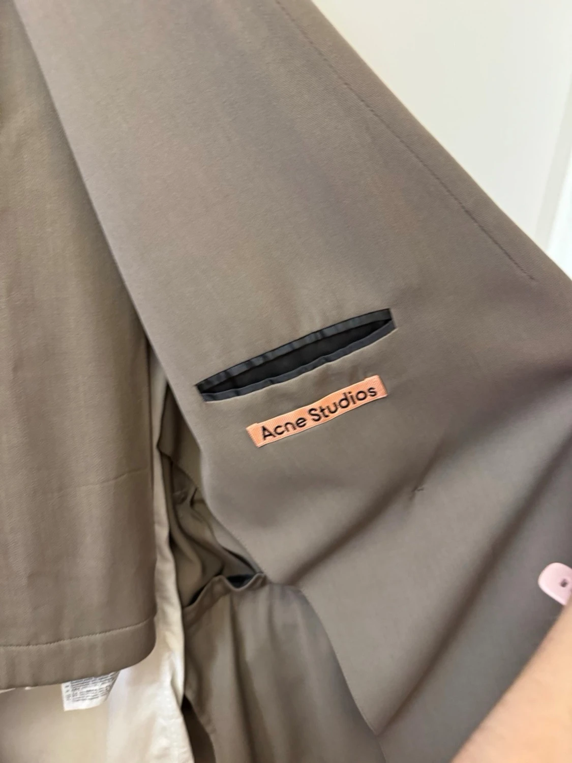 Beige kavaj med bälte från Acne Studios - 1