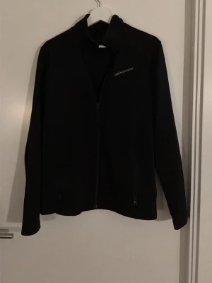 Svart vindjacka Peak Performance S - Peak performance jacka i S funkar med M.